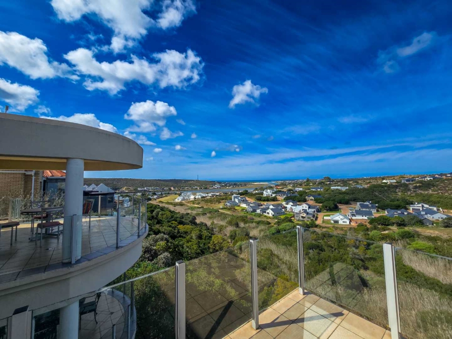 5 Bedroom Property for Sale in Stilbaai Wes Western Cape